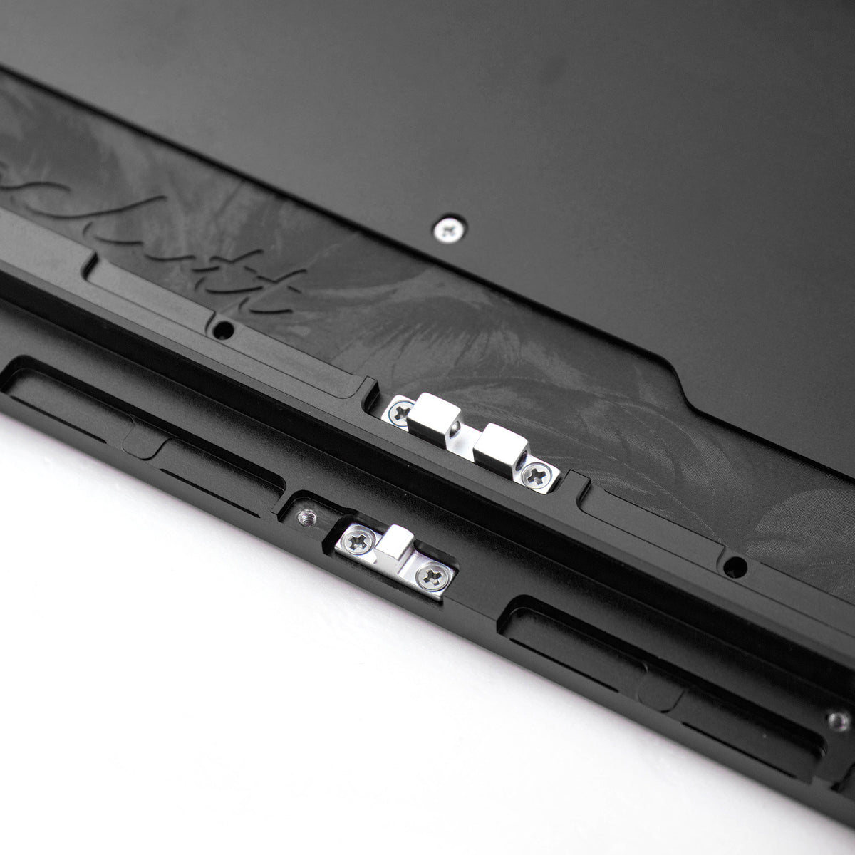 Keyzen Studio CLT60 Feather-Pattern Aluminum Case